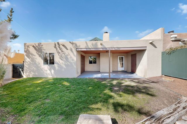 5516 Amistad Road NE, Albuquerque, NM 87111