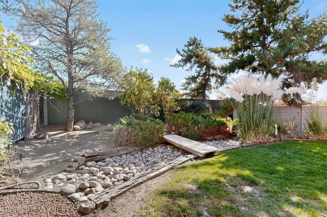 5516 Amistad Road NE, Albuquerque, NM 87111