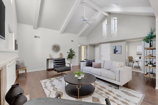 5516 Amistad Road NE, Albuquerque, NM 87111