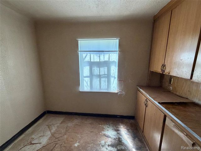 2629 Fullerton Street, Detroit, MI 48238