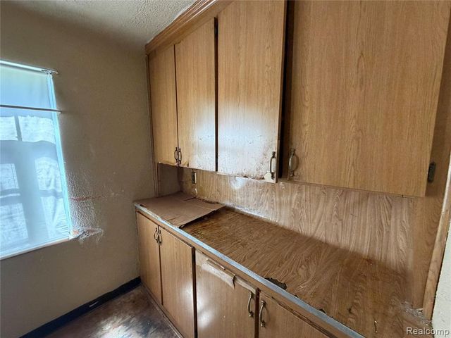 2629 Fullerton Street, Detroit, MI 48238