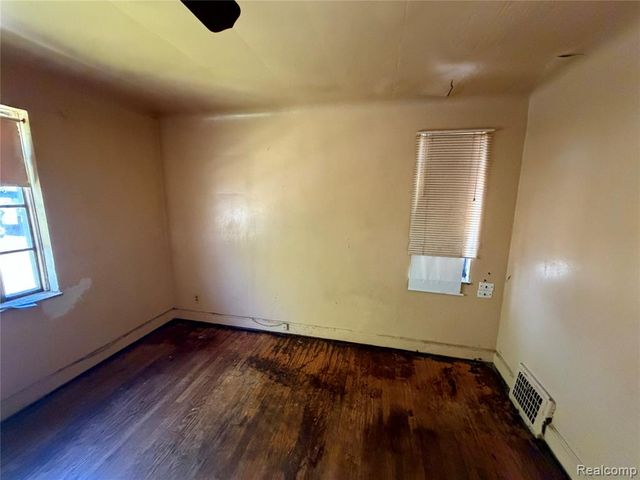 2629 Fullerton Street, Detroit, MI 48238