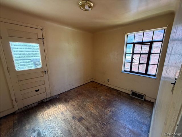 2629 Fullerton Street, Detroit, MI 48238