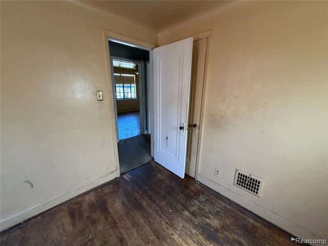 2629 Fullerton Street, Detroit, MI 48238