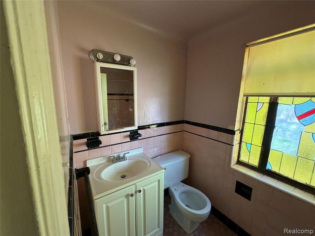 2629 Fullerton Street, Detroit, MI 48238