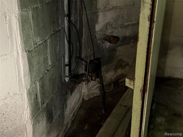2629 Fullerton Street, Detroit, MI 48238