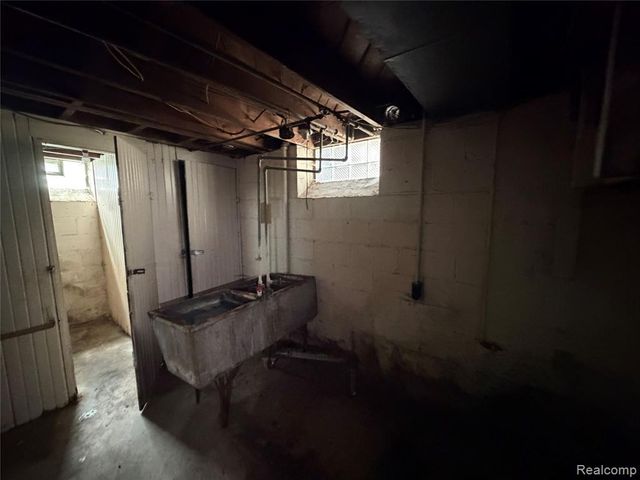 2629 Fullerton Street, Detroit, MI 48238