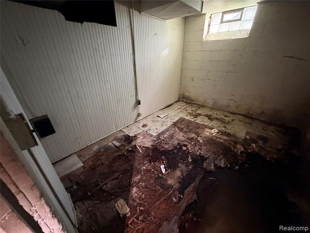 2629 Fullerton Street, Detroit, MI 48238