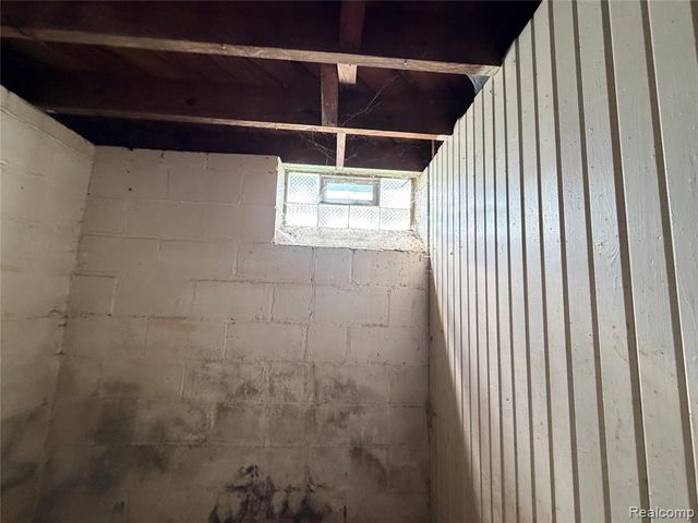 2629 Fullerton Street, Detroit, MI 48238