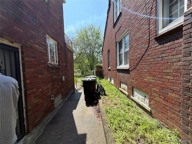 2629 Fullerton Street, Detroit, MI 48238