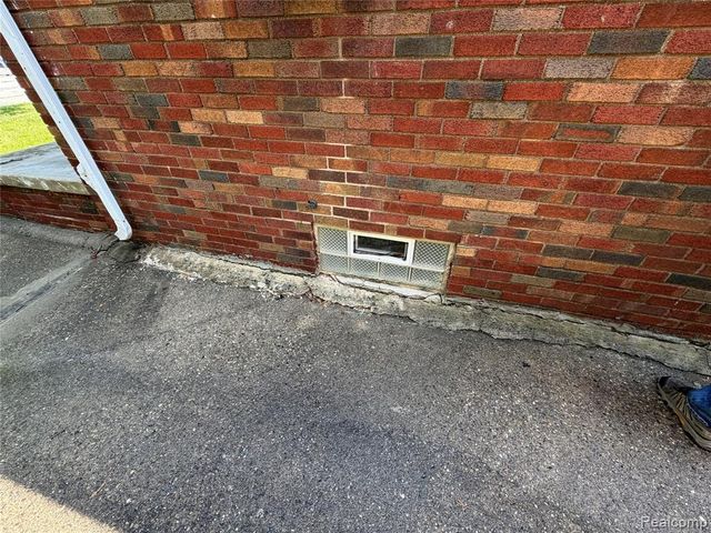 2629 Fullerton Street, Detroit, MI 48238