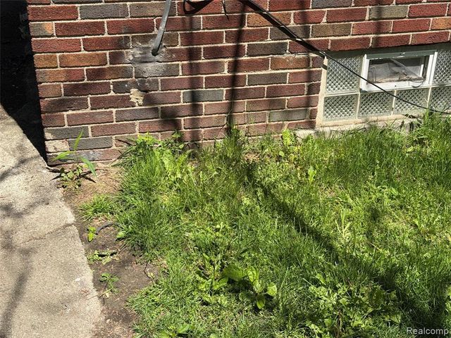 2629 Fullerton Street, Detroit, MI 48238