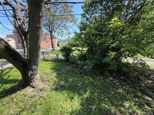 2629 Fullerton Street, Detroit, MI 48238