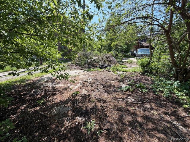2629 Fullerton Street, Detroit, MI 48238
