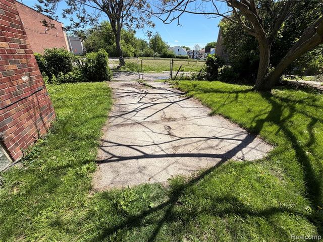 2629 Fullerton Street, Detroit, MI 48238