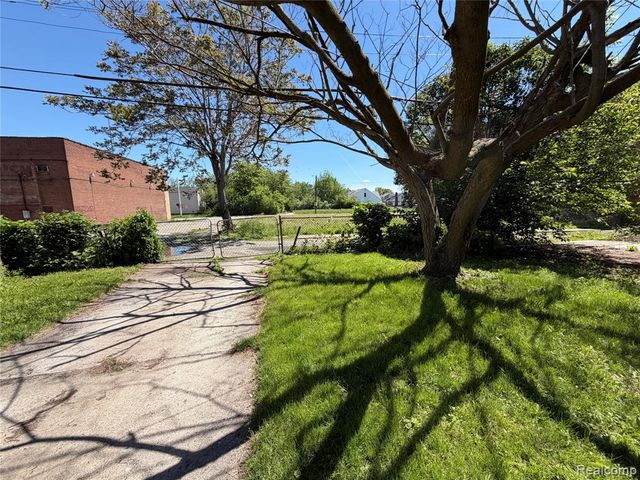 2629 Fullerton Street, Detroit, MI 48238