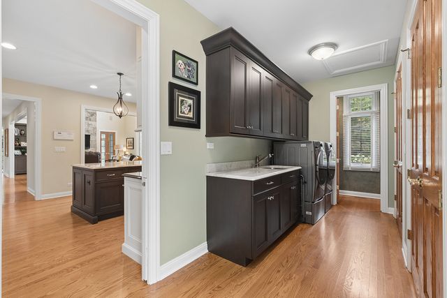 122 Springlake Avenue, Hinsdale, IL 60521