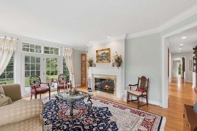 122 Springlake Avenue, Hinsdale, IL 60521