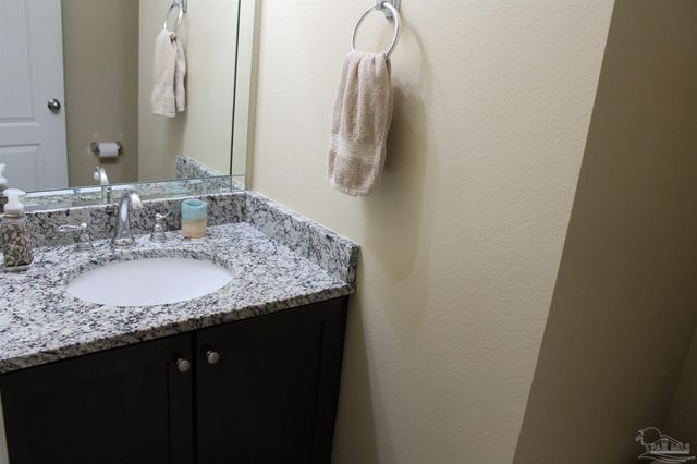 5468 Madelines Way, Pace, FL 32571