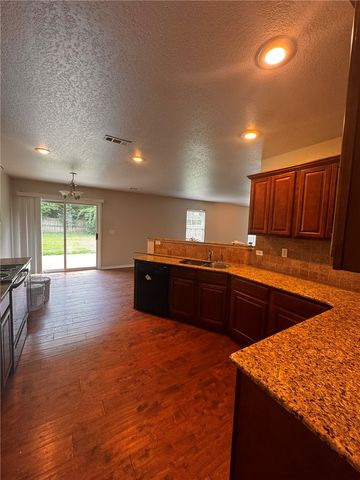 11723 E Creek Lane, Farmington, AR 72730