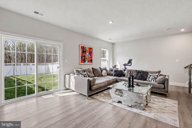 10878 FOXTROT CIR, Upper Marlboro, MD 20772