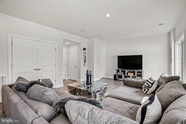 10878 FOXTROT CIR, Upper Marlboro, MD 20772