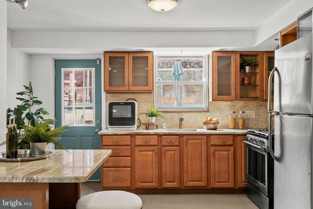 814 WILDER ST, Philadelphia, PA 19147