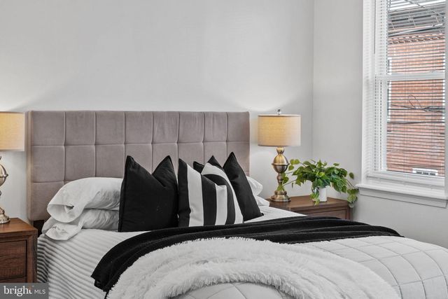 814 WILDER ST, Philadelphia, PA 19147