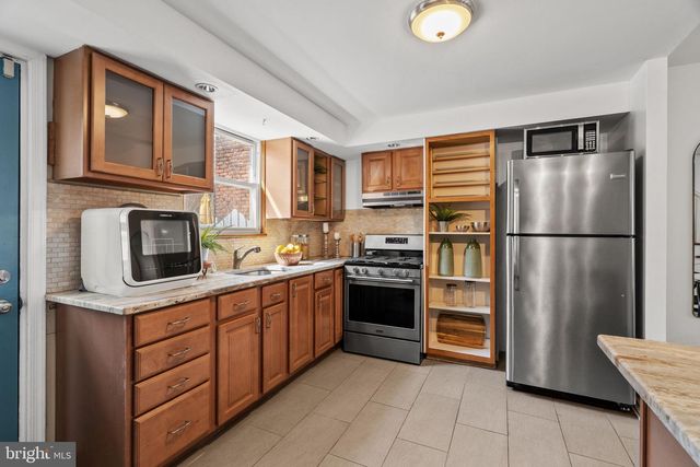 814 WILDER ST, Philadelphia, PA 19147