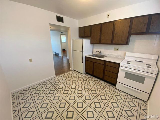 8502 Titchfield Court C, St Louis, MO 63123