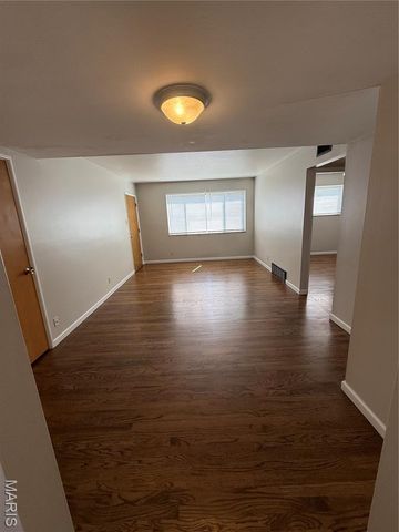 8502 Titchfield Court C, St Louis, MO 63123