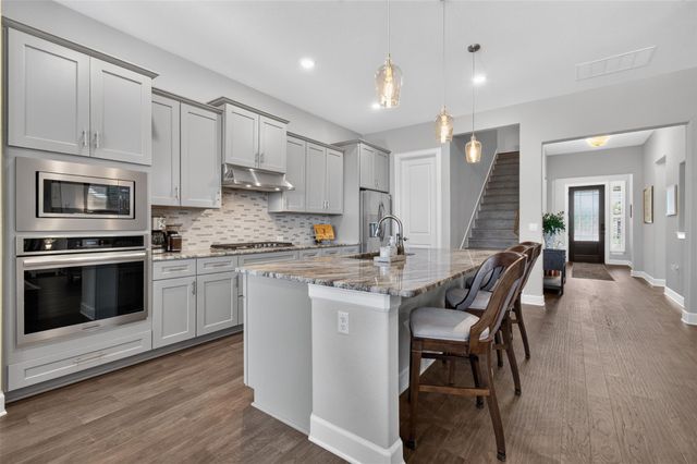 220 Cruising Oak ST, San Marcos, TX 78666