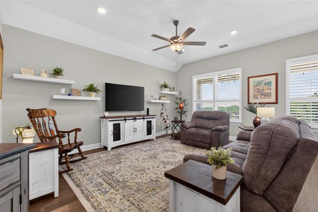 220 Cruising Oak ST, San Marcos, TX 78666