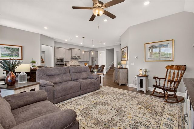 220 Cruising Oak ST, San Marcos, TX 78666