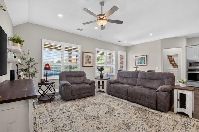 220 Cruising Oak ST, San Marcos, TX 78666