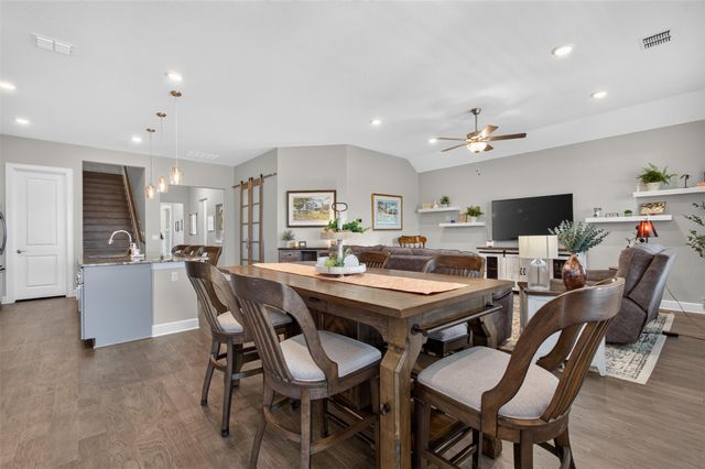 220 Cruising Oak ST, San Marcos, TX 78666