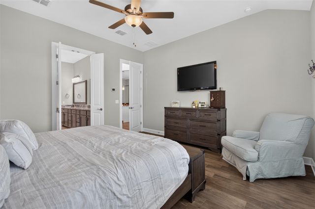 220 Cruising Oak ST, San Marcos, TX 78666