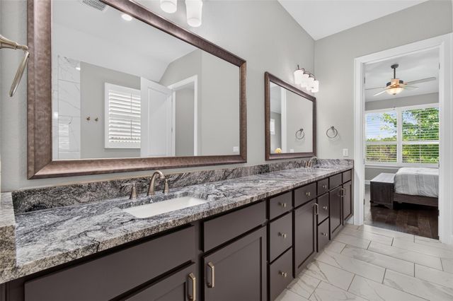 220 Cruising Oak ST, San Marcos, TX 78666