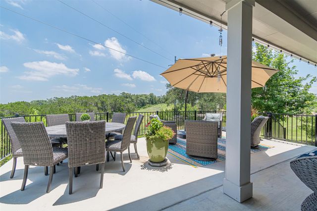 220 Cruising Oak ST, San Marcos, TX 78666
