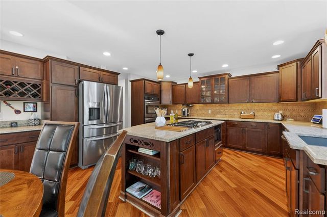 2555 Marion Acres Street, Commerce Twp, MI 48382
