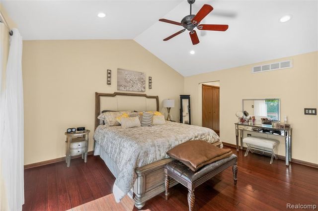 2555 Marion Acres Street, Commerce Twp, MI 48382