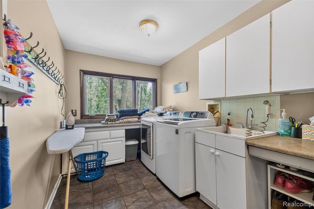2555 Marion Acres Street, Commerce Twp, MI 48382
