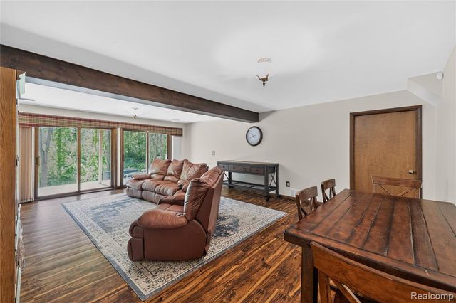 2555 Marion Acres Street, Commerce Twp, MI 48382