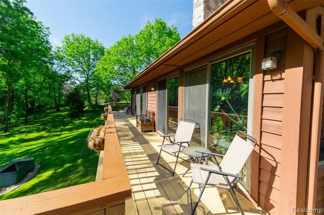2555 Marion Acres Street, Commerce Twp, MI 48382
