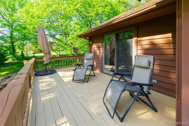 2555 Marion Acres Street, Commerce Twp, MI 48382