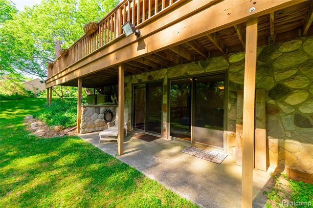 2555 Marion Acres Street, Commerce Twp, MI 48382