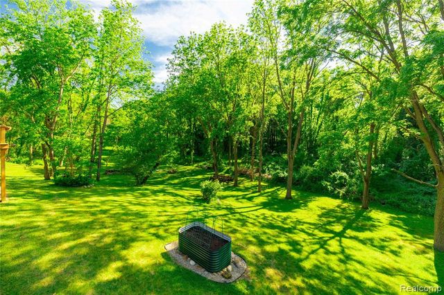 2555 Marion Acres Street, Commerce Twp, MI 48382