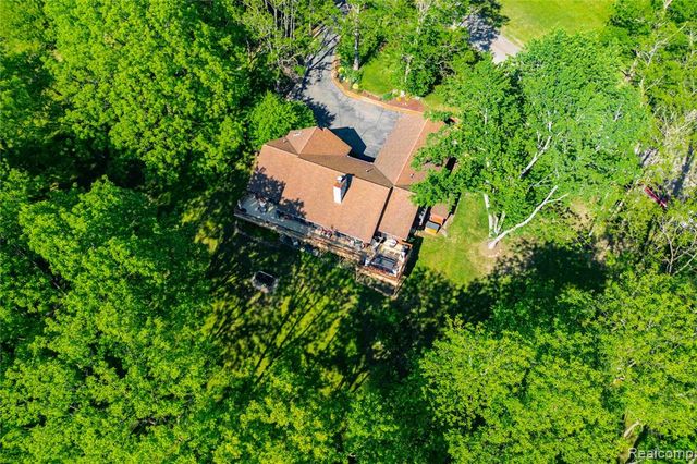 2555 Marion Acres Street, Commerce Twp, MI 48382