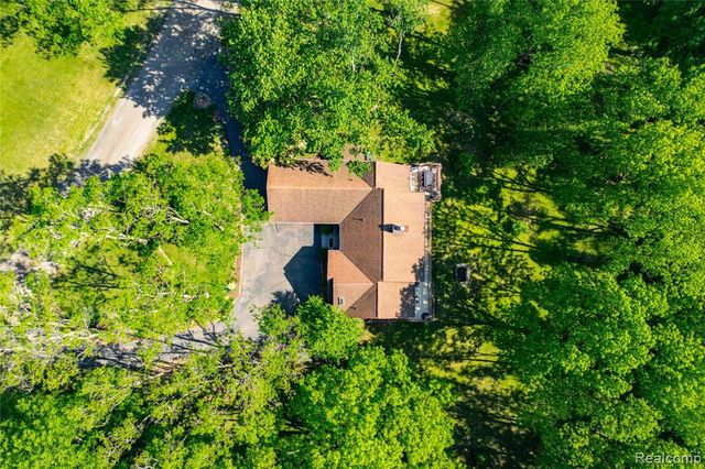 2555 Marion Acres Street, Commerce Twp, MI 48382