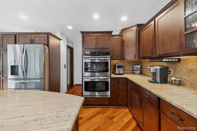 2555 Marion Acres Street, Commerce Twp, MI 48382